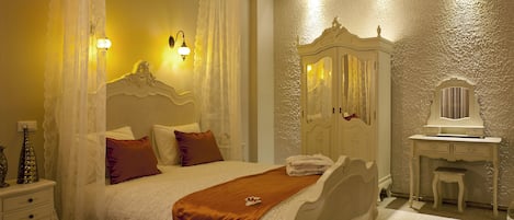 Suite Confort | Artículos del minibar gratis y caja de seguridad en la habitación