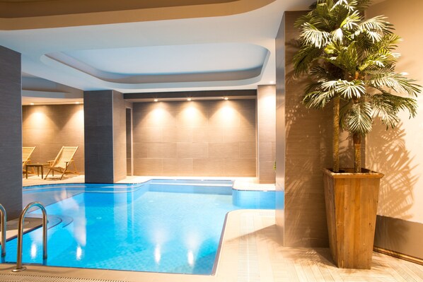 Indoor pool, outdoor pool - Art Deco Suites Istanbul (Istanbul)