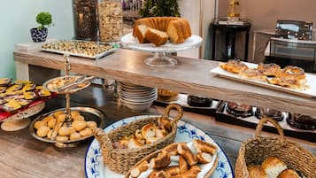 Tägliches kontinentales Frühstück gegen Gebühr
