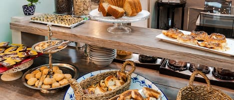 Daily continental breakfast for a fee