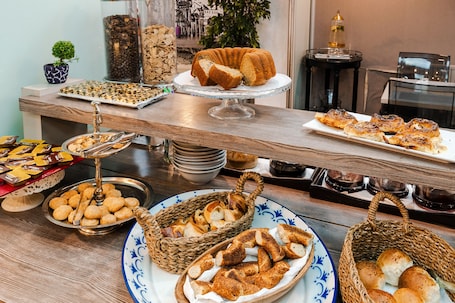 Daily continental breakfast for a fee