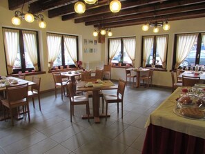 Free daily continental breakfast  - Casa Alpina Don Guanella (Macugnaga)