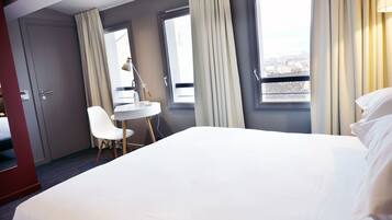 Rom – deluxe | Sengetøy av topp kvalitet, safe på rommet og blendingsgardiner