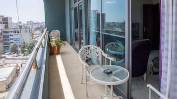 Deluxe Double Room | Down comforters, pillowtop beds, minibar, in-room safe