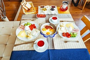 Daily continental breakfast for a fee - The Milltown Sisli (Istanbul)