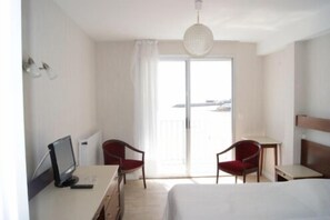 Superior Double Room, Sea View | Cots/infant beds, rollaway beds, free WiFi