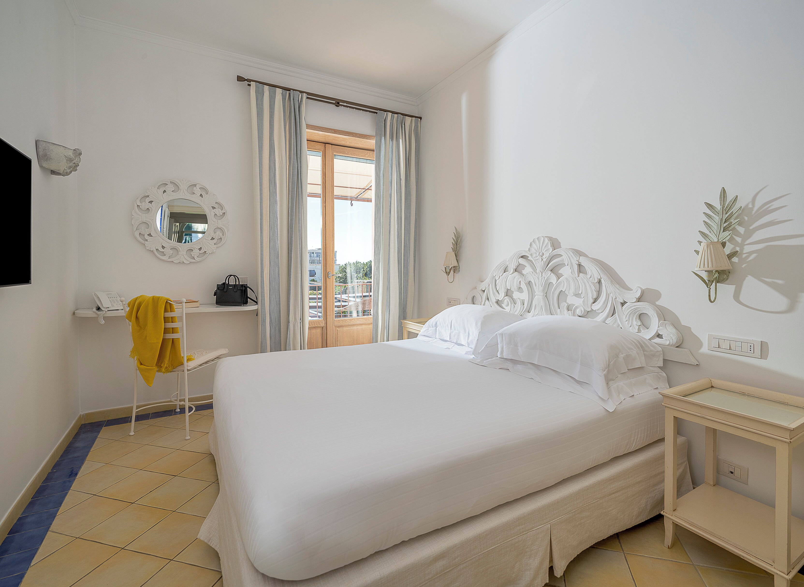 Comfort dubbelrum - 1 dubbelsäng eller enkelsängar - balkong | Italienska Frette-lakan, sängtillbehör av högsta kvalitet och duntäcken