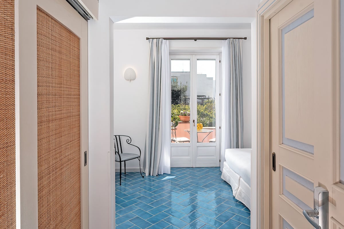 Deluxe Double Room, Balcony, Garden View