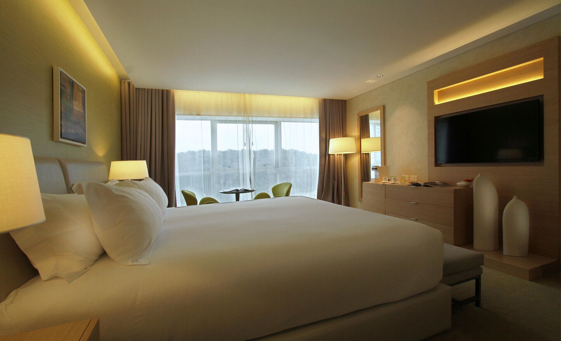 Premium bedding, down duvets, minibar, in-room safe