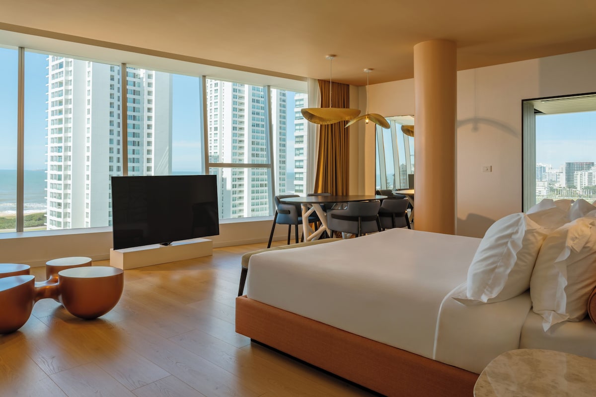 Ropa de cama de alta calidad, cubrecamas y minibar 