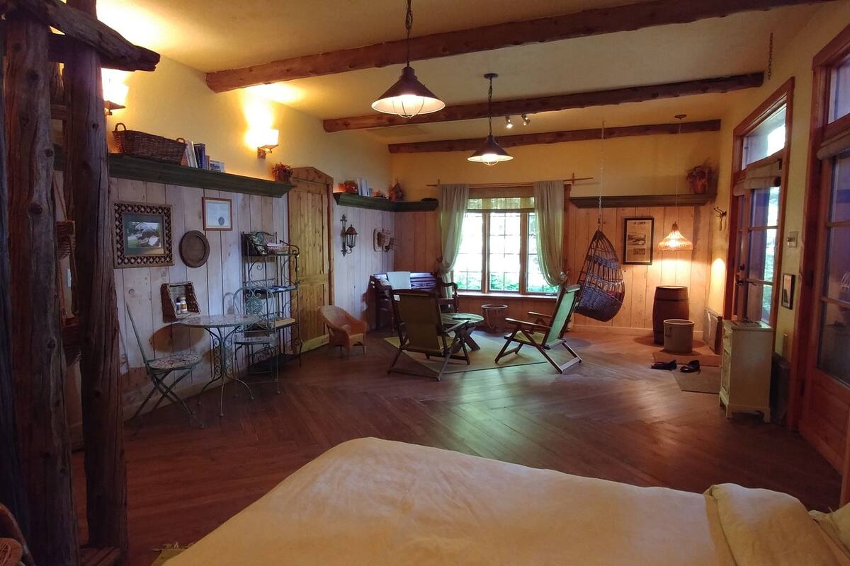 Suite, zum Garten hin