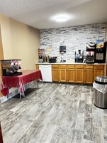 Free daily continental breakfast