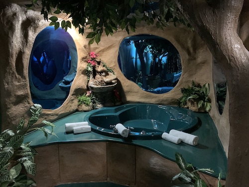 Designer Inn & Suites