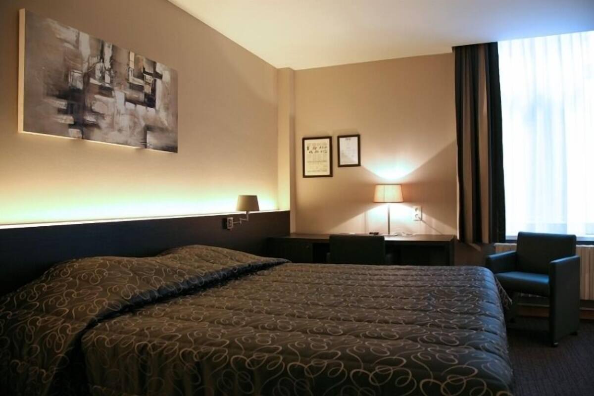 Minibar, desk, cots/infant beds, rollaway beds