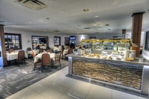 Petit déjeuner préparé sur commande servi tous les jours en supplément