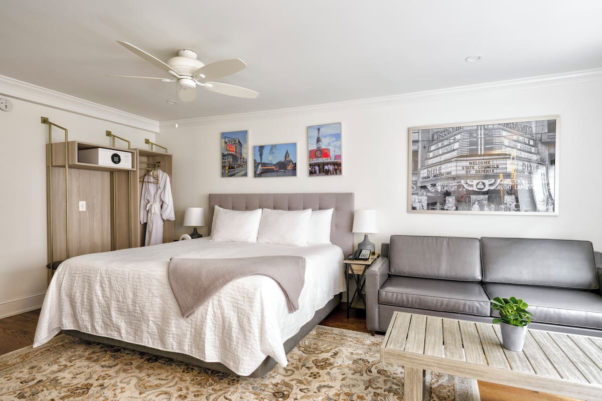 Premier Room, 1 King Bed with Sofa bed | 2 bedrooms, iron/ironing board, free WiFi, bed sheets