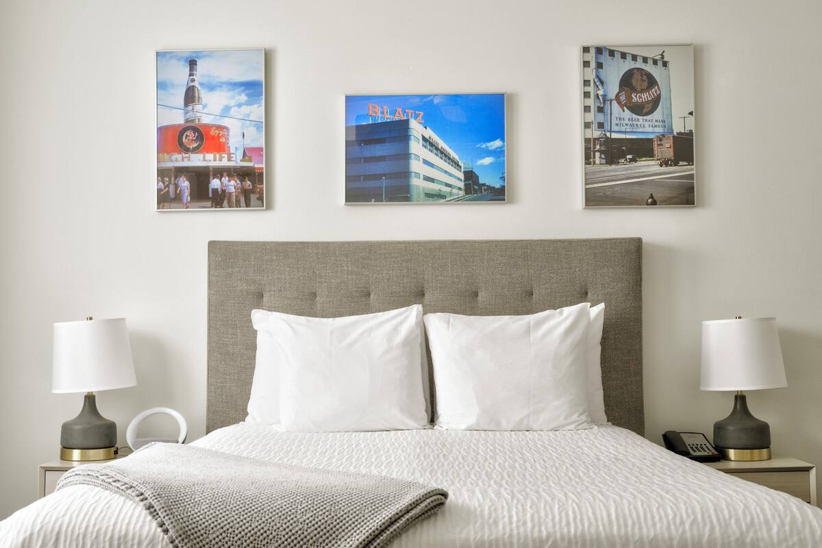 Rom – premier, 1 queensize-seng | Strykejern/-brett, wi-fi (inkludert) og sengetøy