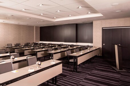 Courtyard by Marriott New York Manhattan Central Park - Image 29