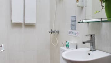 Shower, free toiletries, hair dryer, towels