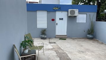 Studio | 1 bedroom, individually decorated, individually furnished, bed sheets