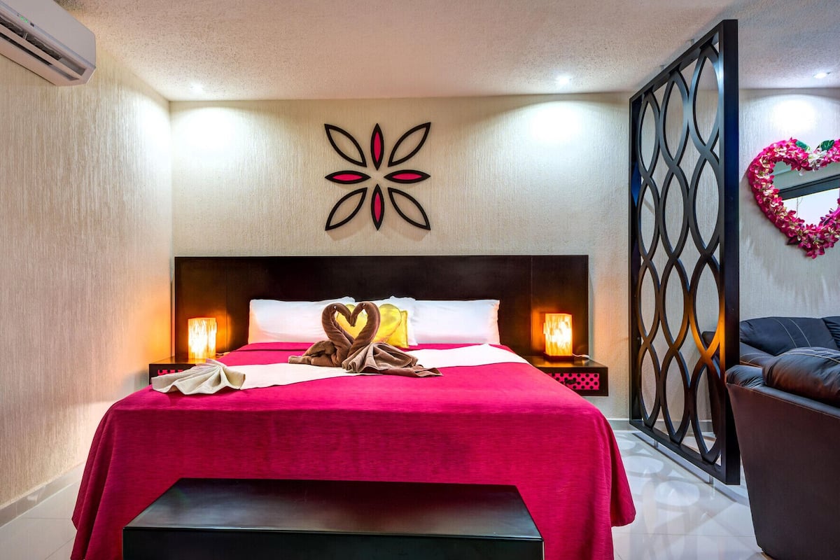 Seprai premium, selimut bulu angsa, minibar, dan brankas