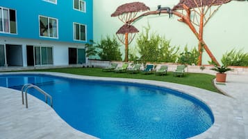 Departamento Deluxe, 1 cama King size y sofá cama | Vista al jardín