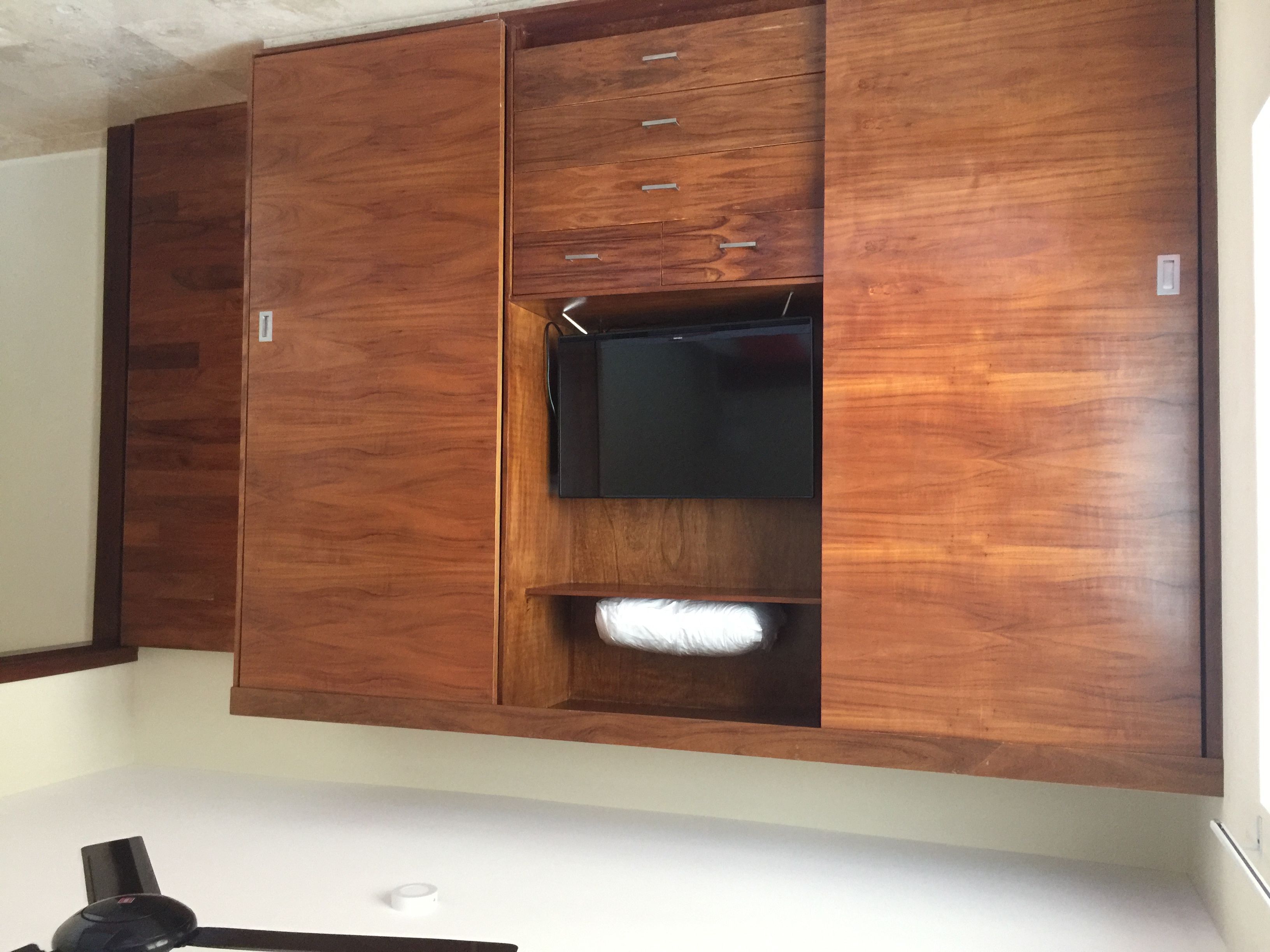 in-room safe, desk, laptop workspace, blackout curtains