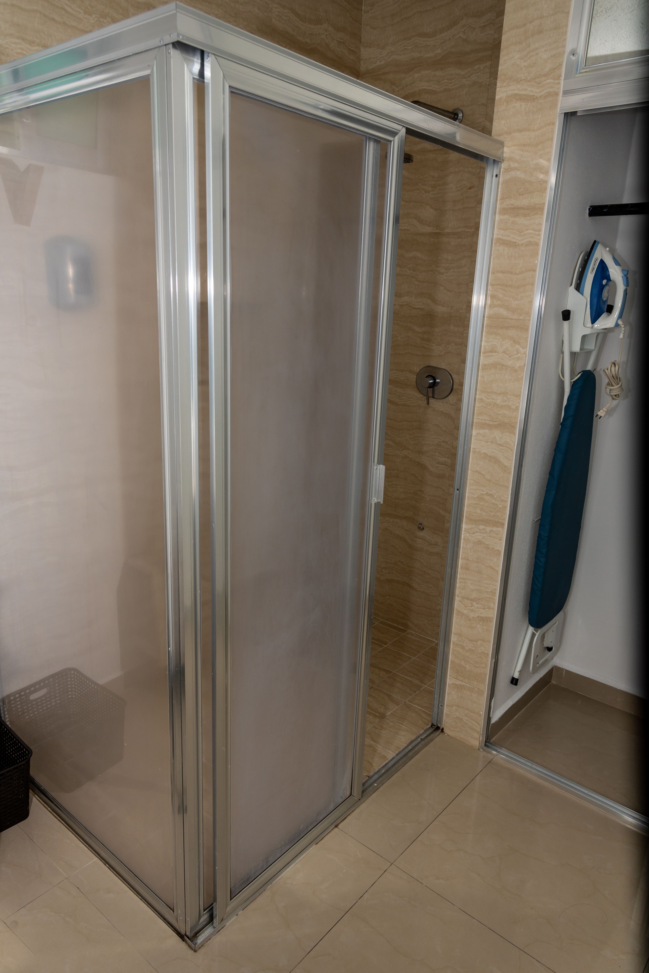 junior suite | bathroom | shower, hair dryer, towels