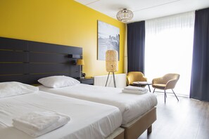 Comfort kamer, 2 eenpersoonsbedden | Een bureau, gratis wifi, beddengoed