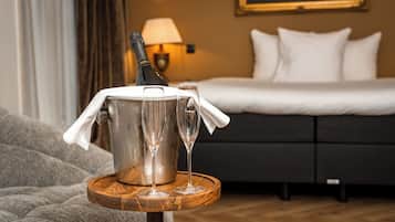 Junior Suite | Desk, iron/ironing board, free WiFi