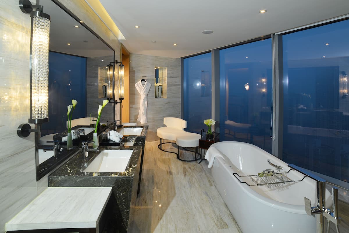 club room (premier) | room amenity