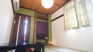 Habitación tradicional, para no fumadores (Modern - 6 Tatami Mats with toilet) | Área de sala de estar