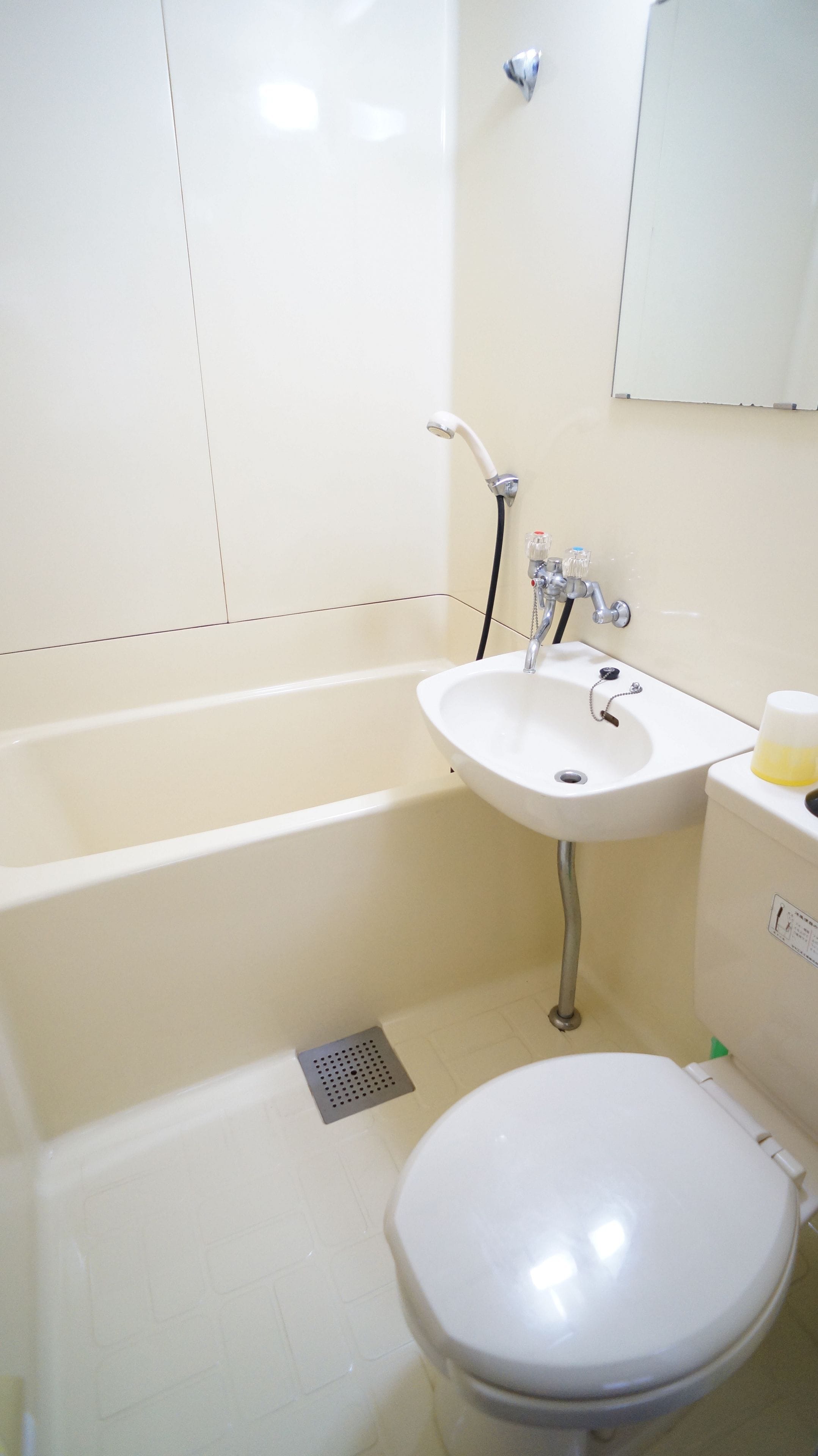 Electronic bidet, towels