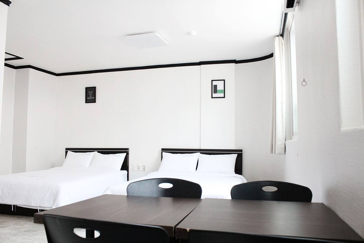 In-room safe, blackout curtains, free WiFi