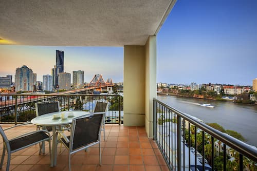 Apartment, 3 Bedrooms, 2 Bathrooms | City view
