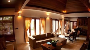 Unclassified image, 5 of 36, button - Villa Tulip (Denpasar)