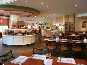Tägliches Frühstücksbuffet gegen Gebühr