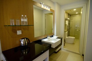 Bathroom sink - Mahkota Hotel Malacca (Malacca City)