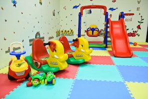 Innen-Kinderspielplatz