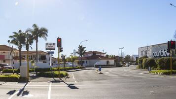 Daily continental breakfast (NZD 14.00 per person)