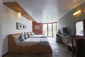 Minibar, in-room safe, desk, soundproofing - Casa Villa Independence (Phnom Penh)