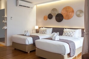 尊貴開放式客房 | 羽絨被、記憶棉床墊、房內夾萬、書桌