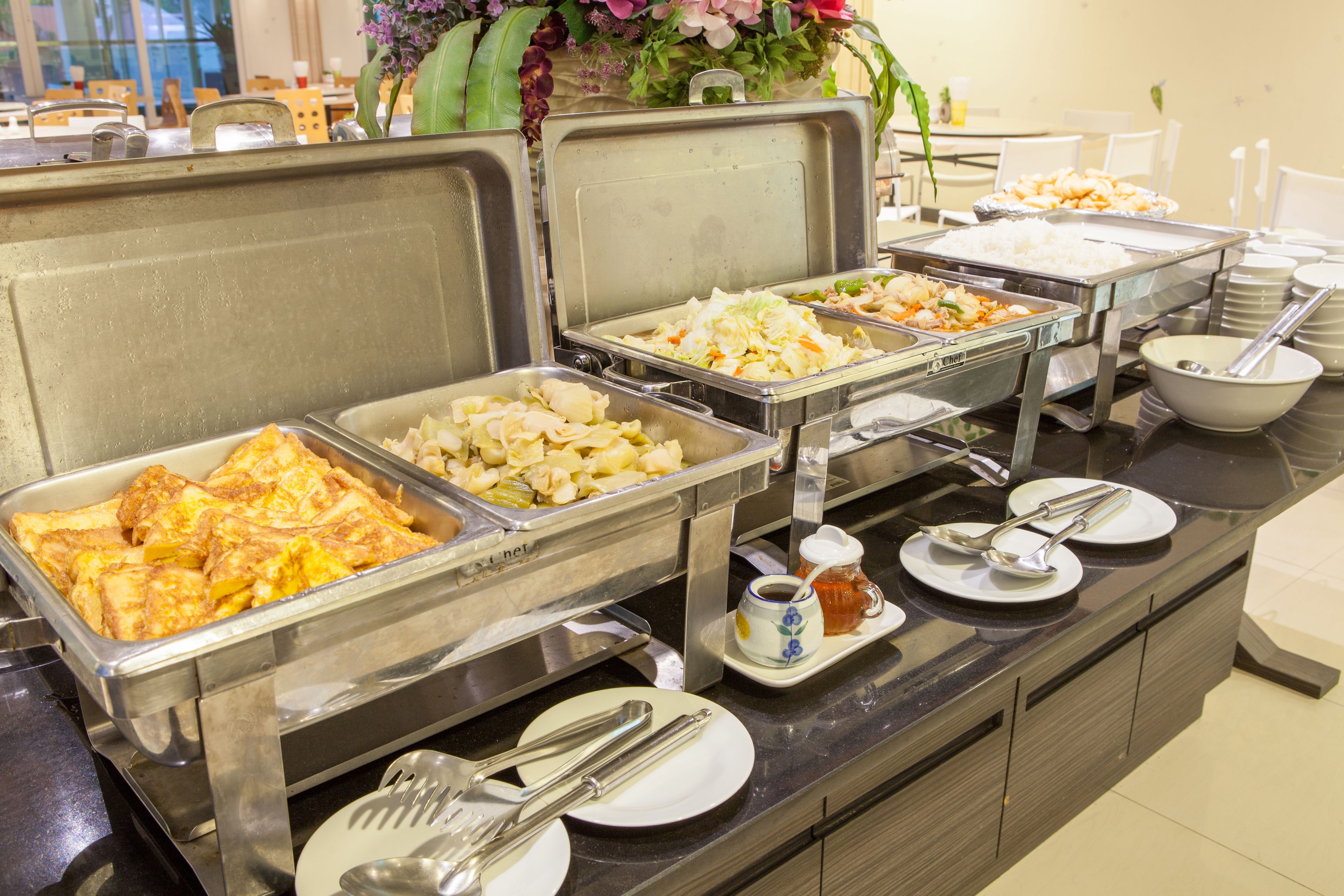 daily buffet breakfast (thb 230 per person)