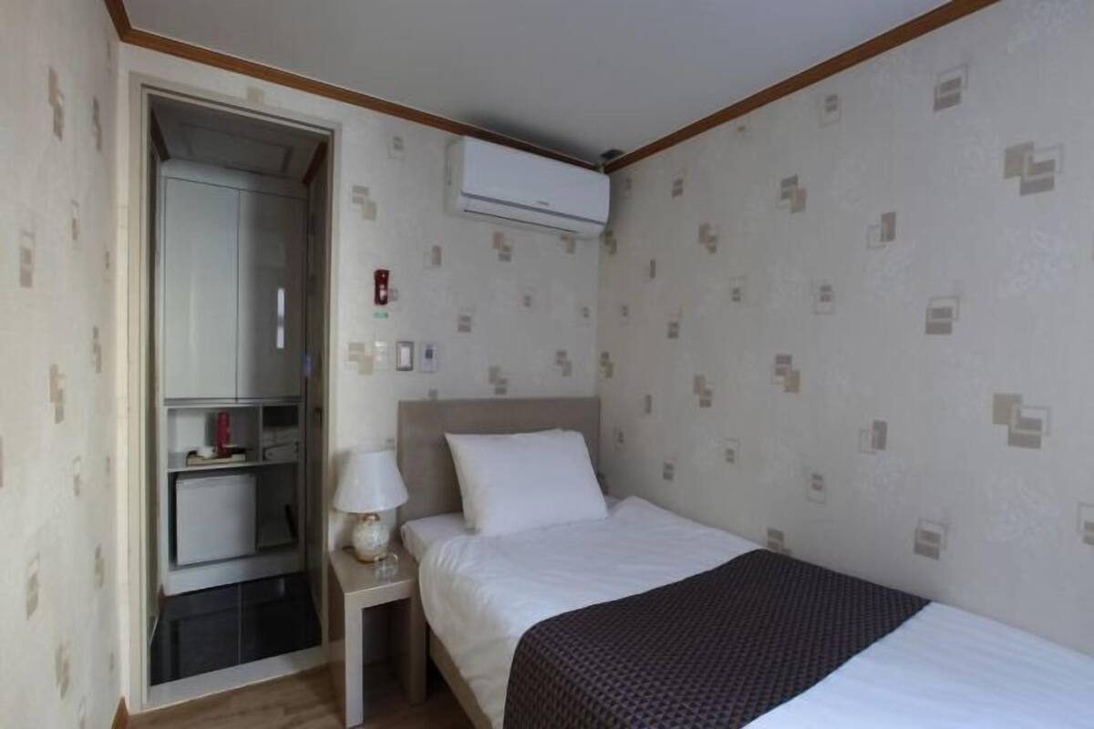 Pillow-top beds, in-room safe, desk, blackout curtains