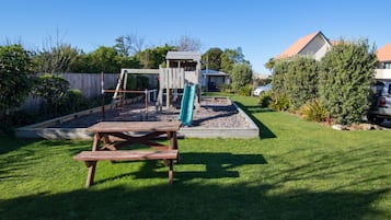 Children’s play area – outdoor