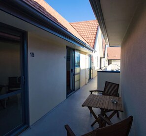 Daily continental breakfast (NZD 15 per person)