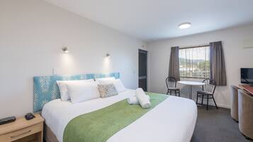 Superior King Studio | Living area