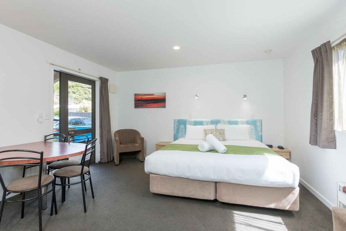 One Bedroom Family Unit | Living area