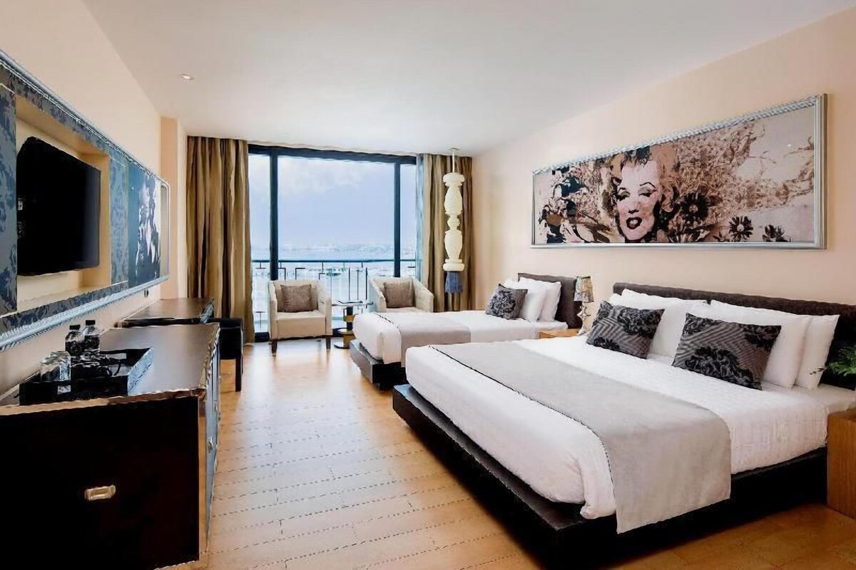 Minibar, in-room safe, desk, blackout drapes