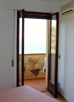 客房內保險箱、免費搖籃/嬰�兒床、折疊床/加床、免費無線上網